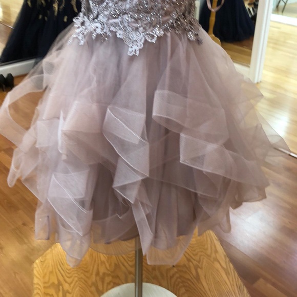 ⭐️SOLD OUT⭐️ Mauve prom dress with lace - Picture 3 of 8